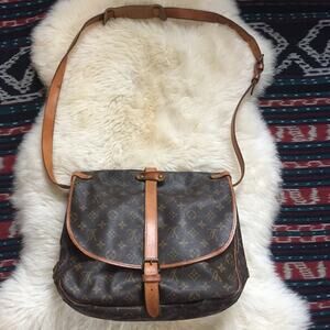 Louis Vuitton Saumur 35 crossbody bag carryall monogram vintage